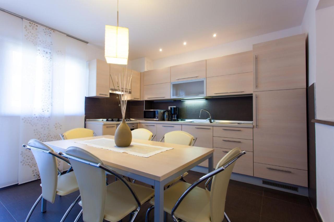 Apartments Banic Πόρετς Εξωτερικό φωτογραφία
